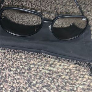 QUAY “NEEDING FAME” Sunglasses